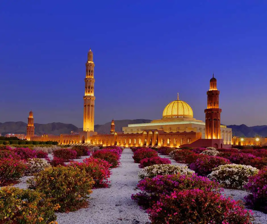 grande-moschea-sultano-qaboos-muscat.webp