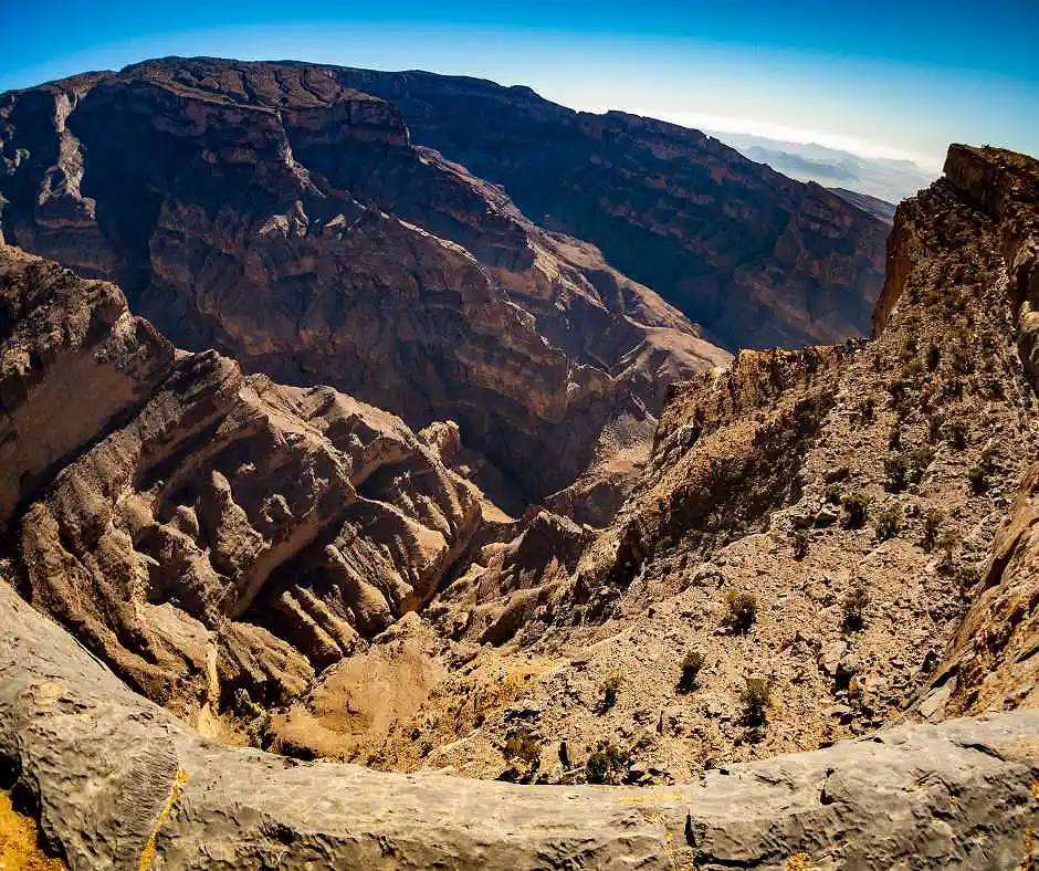 jebel-shams-grand-canyon-oman.webp