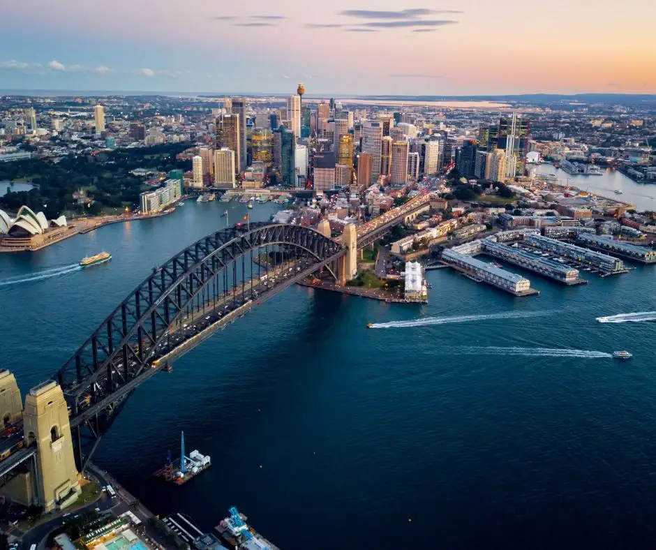 spaceships-australia-sydney-harbour-bridge-vista-aerea.webp